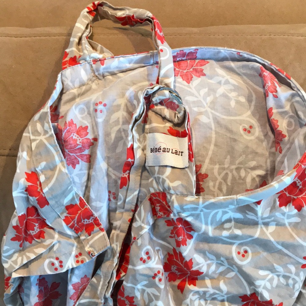 Nursing cape
